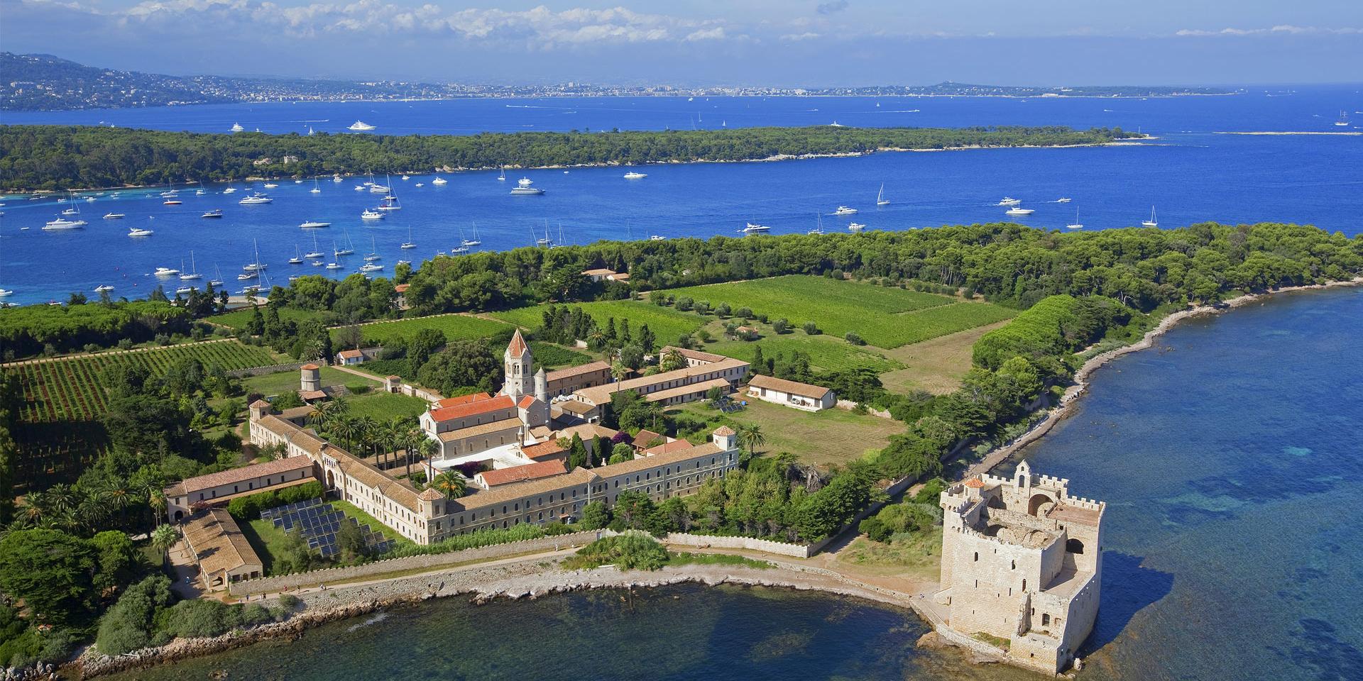 Cover Chapelles Monasteres Cmoirenc 064825 1920x1080 1